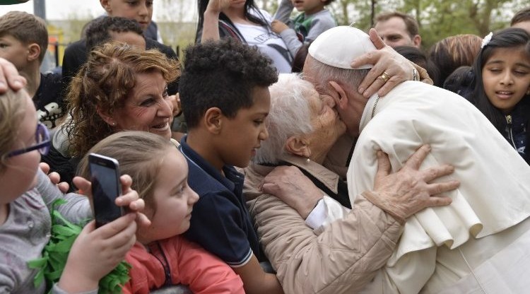 Papa Francisco divulga mensagem para o Dia Mundial dos Avós e dos Idosos