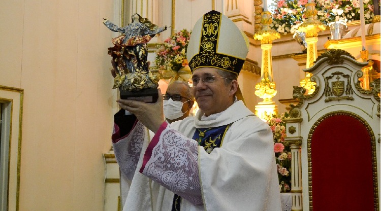 Bispo participa de celebração do Trânsito de Nossa Senhora em Valença